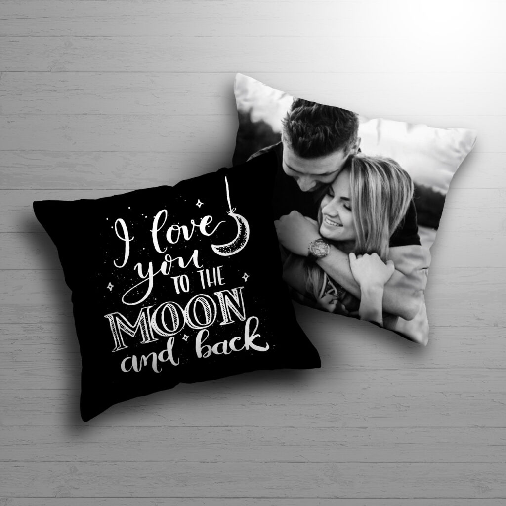 Coussin modèle 05 – To the moon