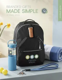 Sac à dos avec bouteille et serviette.