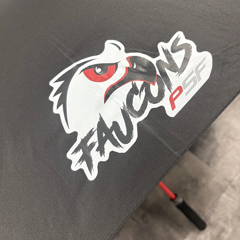 Logo Faucon PSE sur siège noir